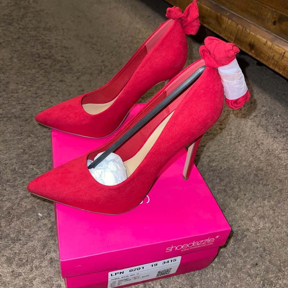 Heels from shoe dazzle